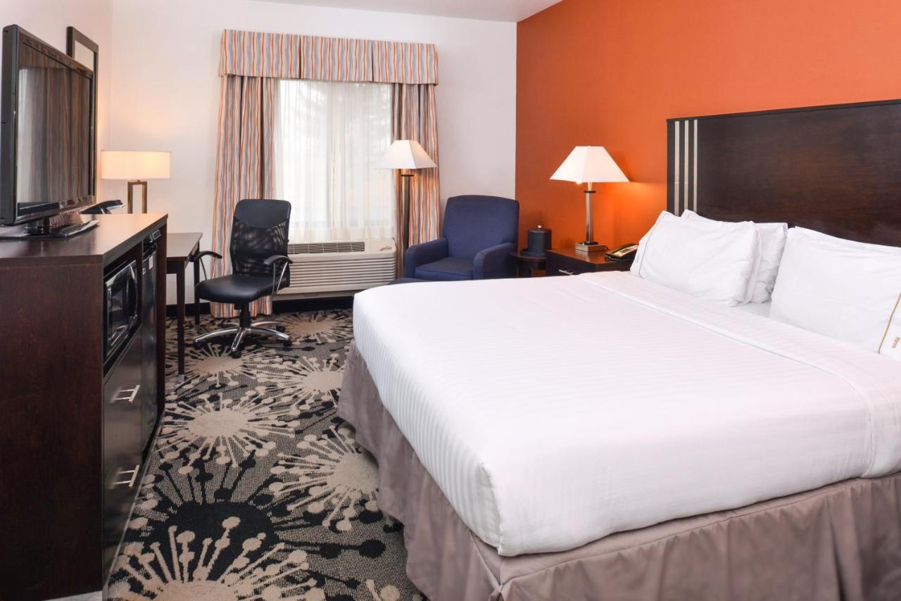  | Holiday Inn Express & Suites Greenfield