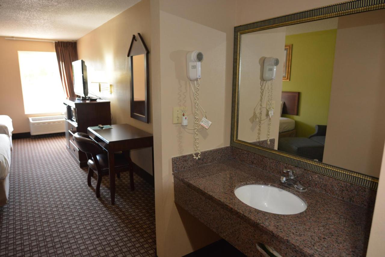 Standard Double Room-Smoking. at Jameson Inn - Hazlehurst