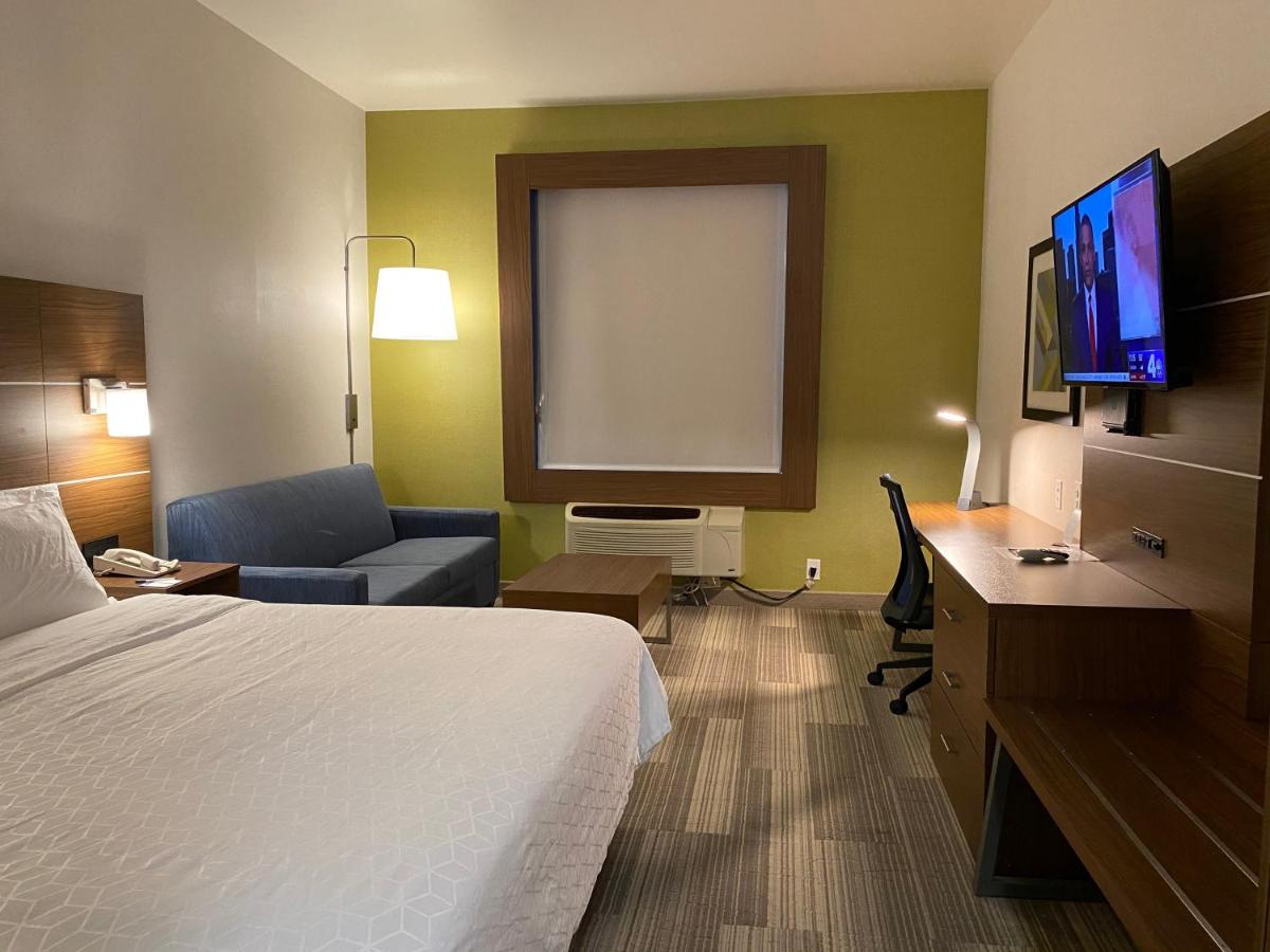  | Holiday Inn Express Hotel and Suites Beaumont