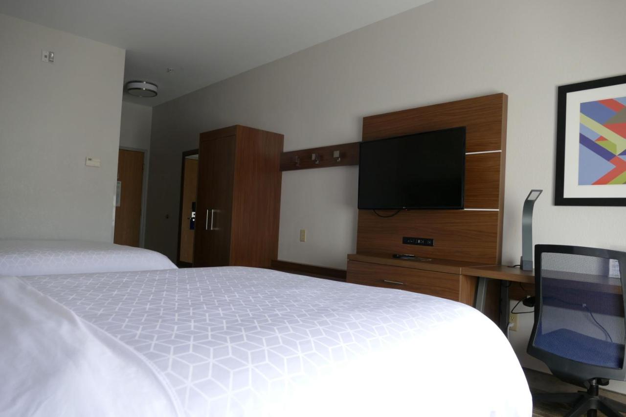 Queen Room with Two Queen Beds - Disability Access/Non-Smoking at Holiday Inn Express Greensburg by IHG