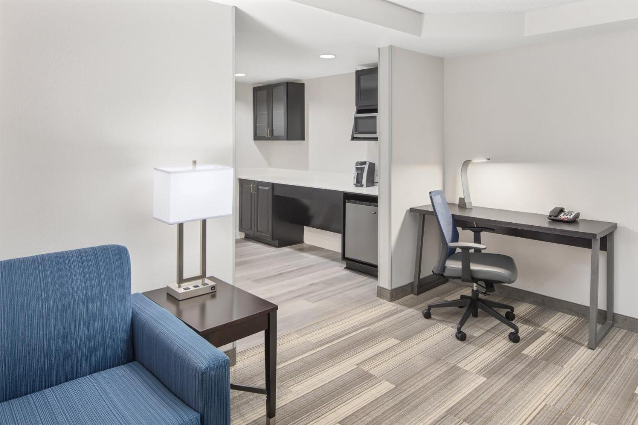 Two Room Executive Suite at Holiday Inn Express & Suites Greenville-I-85 & Woodruff Rd by IHG