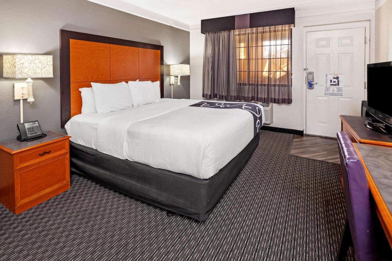 King Room - Disability Access at La Quinta Inn by Wyndham Ventura