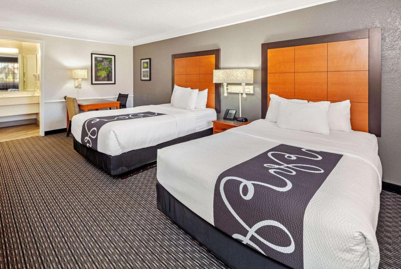 Double Room with Two Double Beds at La Quinta Inn by Wyndham Ventura