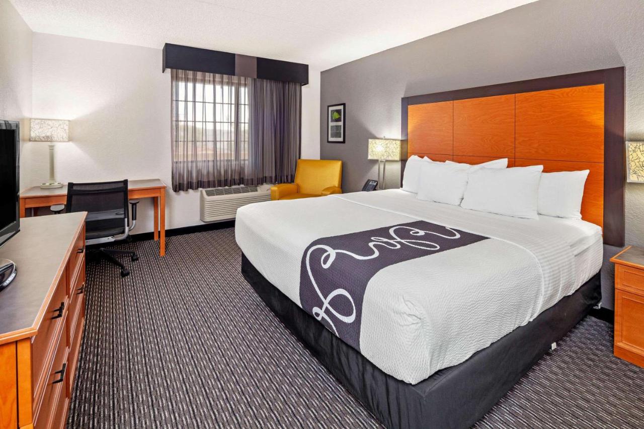 King Room at La Quinta Inn by Wyndham Ventura