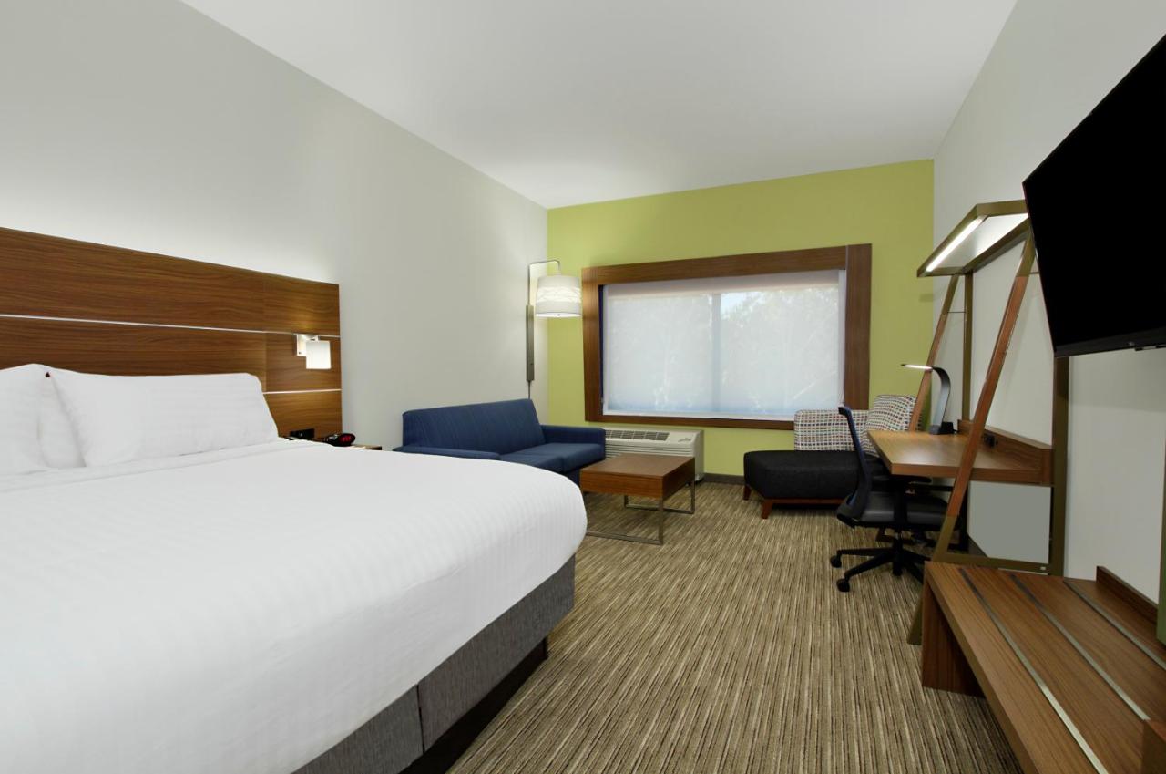 King Suite at Holiday Inn Express Jasper, an IHG Hotel