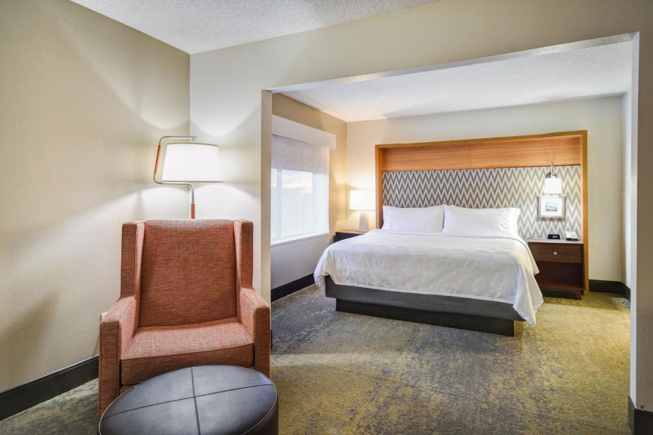 King Suite - Non-Smoking at Holiday Inn Allentown I-78 & Rt. 222