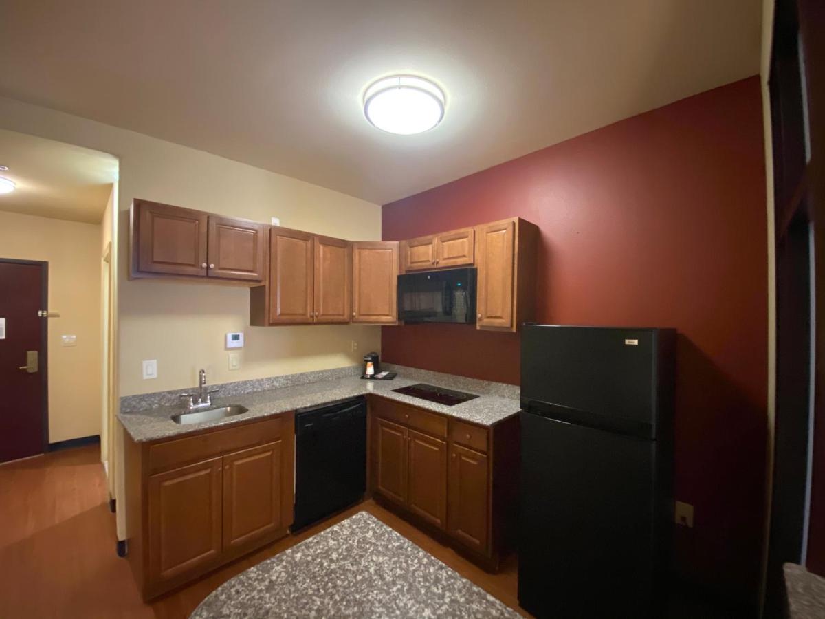 Efficiency Queen Suite with Kitchenette at Comfort Suites Lake Worth