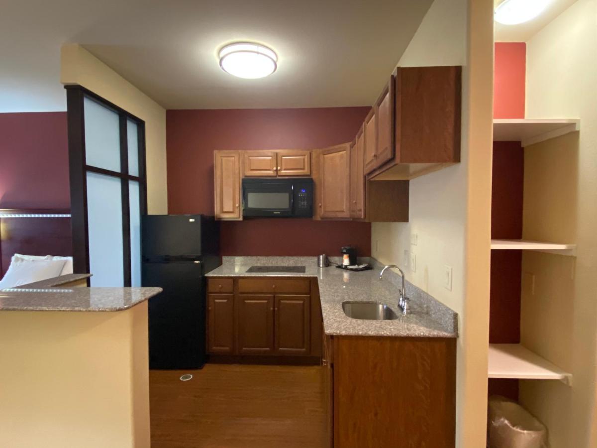 Efficiency Queen Suite with Kitchenette at Comfort Suites Lake Worth