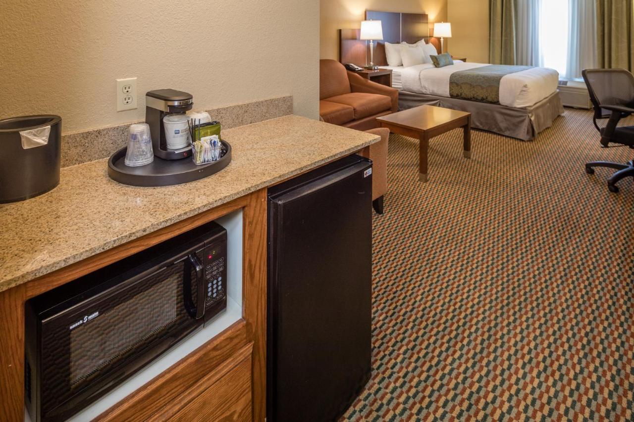 King Suite - Accessible at Best Western Plus Airport Inn & Suites