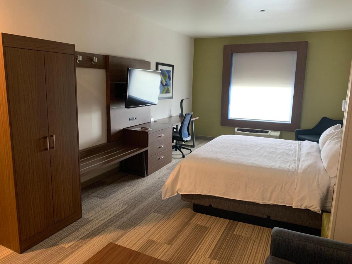  | Holiday Inn Express Hotel and Suites Beaumont