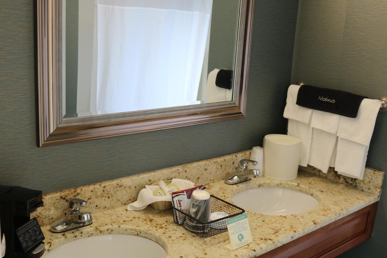 Queen Room at The Village Inn Harrisonburg