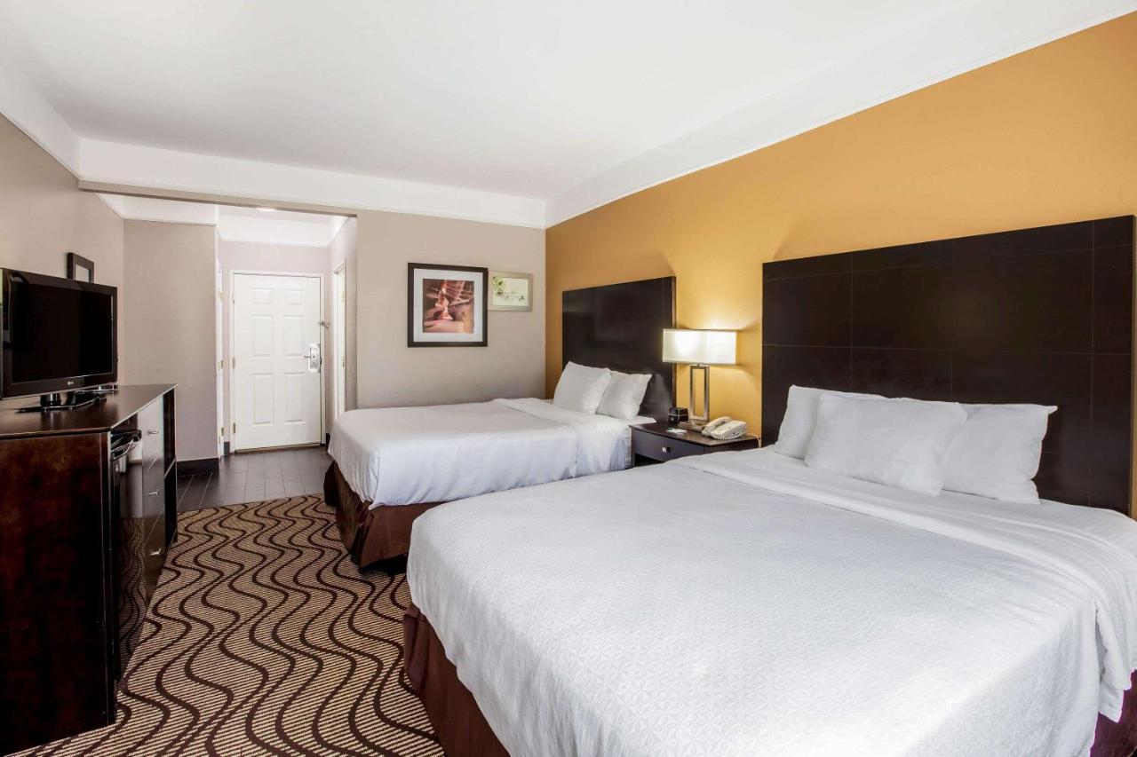 Queen Room with Two Queen Beds at La Quinta Inn & Suites by Wyndham Pasadena