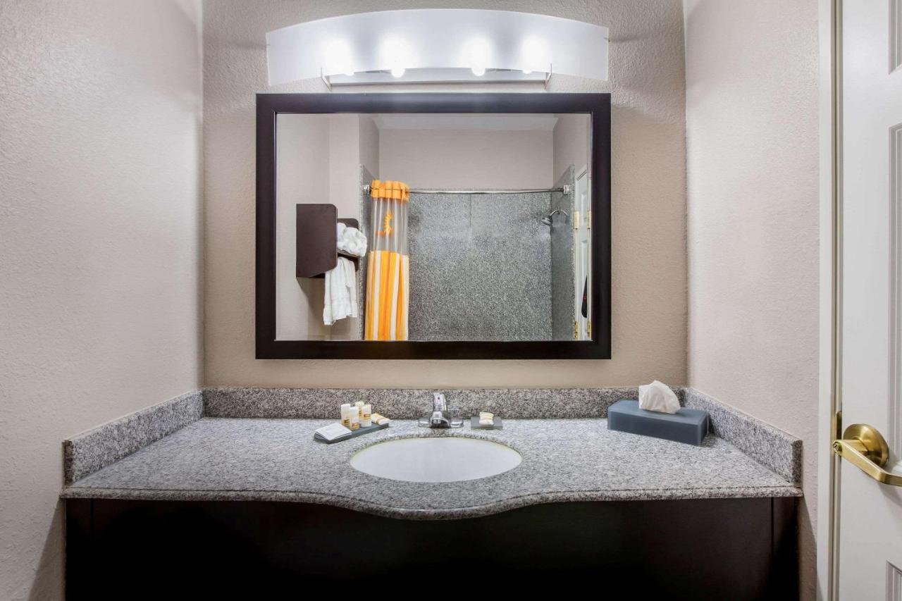 Queen Room with Two Queen Beds at La Quinta Inn & Suites by Wyndham Pasadena