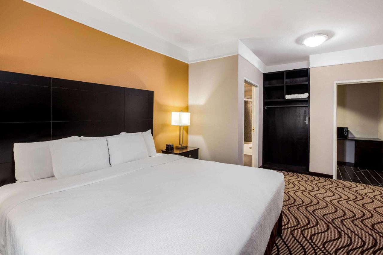 Executive King Suite - Non-Smoking at La Quinta Inn & Suites by Wyndham Pasadena