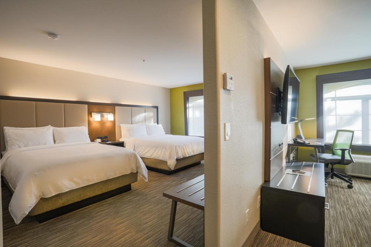 Queen Room with Two Queen Beds Suite - Non-Smoking at Holiday Inn Express Prescott by IHG