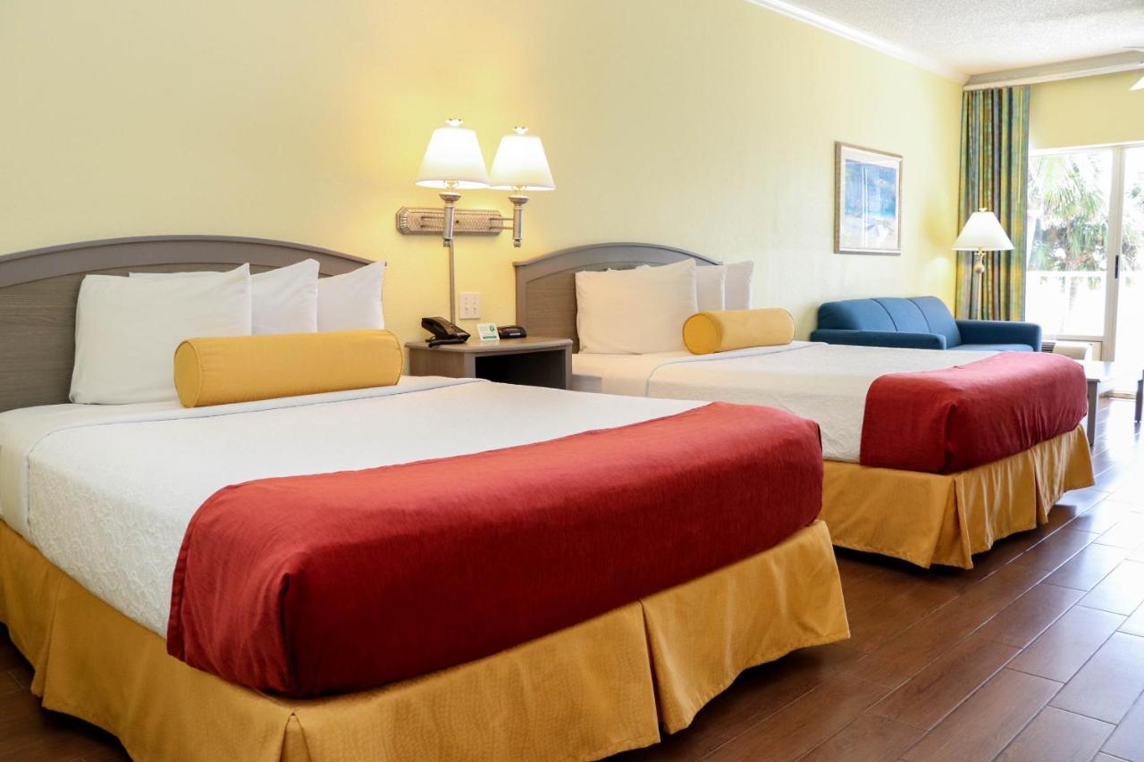 Deluxe Queen Room at Jupiter Waterfront Inn