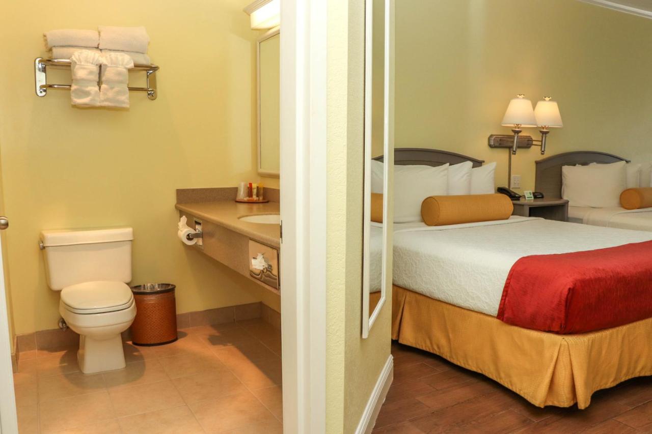 Deluxe Queen Room at Jupiter Waterfront Inn
