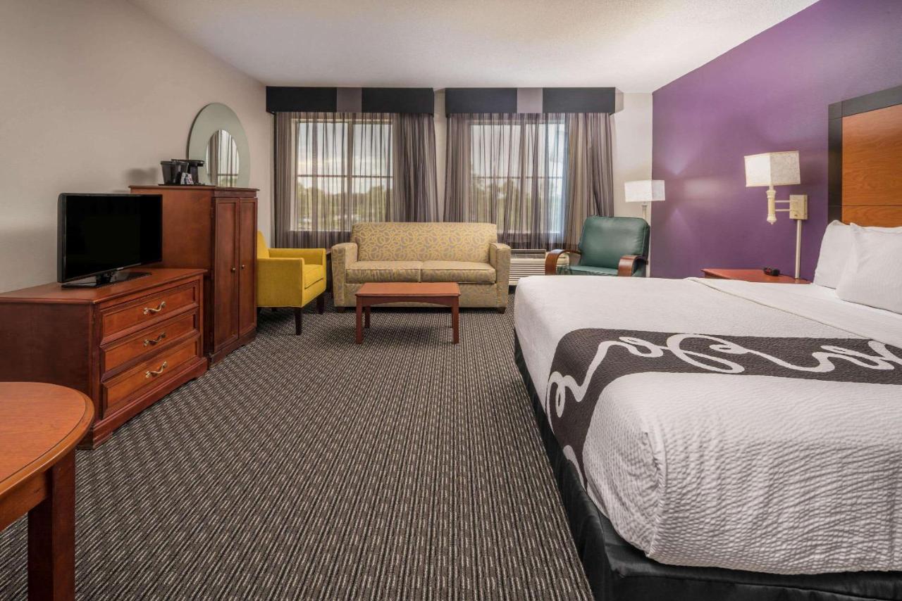 Executive King Room at La Quinta Inn & Suites by Wyndham Naples East (I-75)