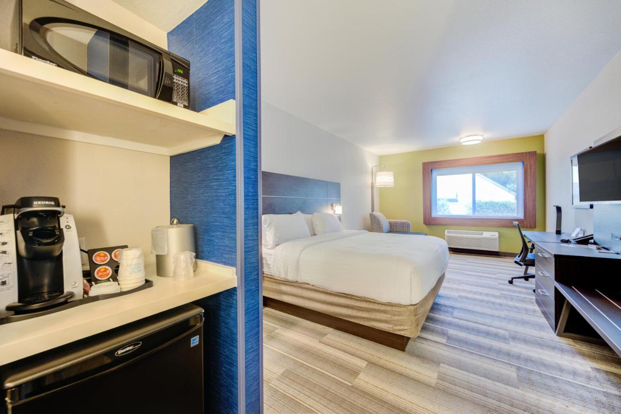Standard Room at Holiday Inn Express Newberg - Wine Country by IHG
