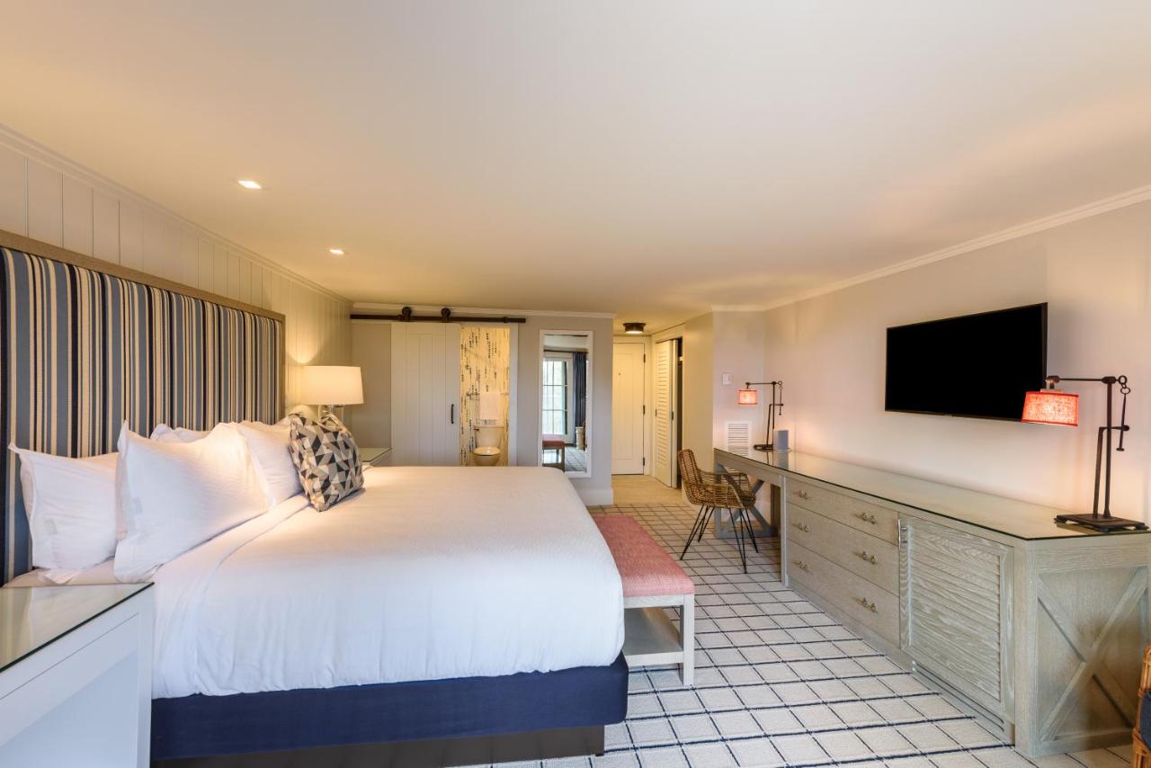 Roxana Building King Room with Balcony or Patio at Harbor View Hotel
