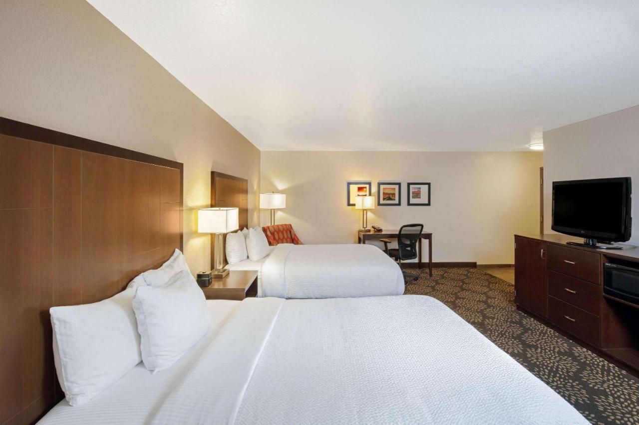 Queen Room with Two Queen Beds - Non-Smoking at La Quinta Inn & Suites by Wyndham Las Vegas Red Rock