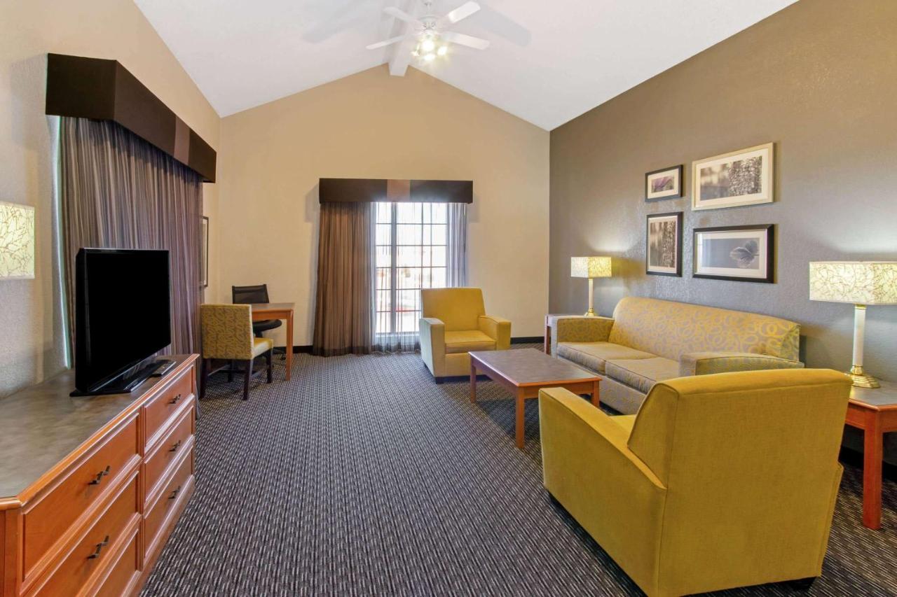 King Suite at La Quinta Inn by Wyndham Santa Fe