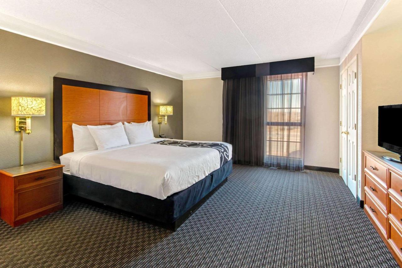 King Suite at La Quinta Inn by Wyndham Santa Fe