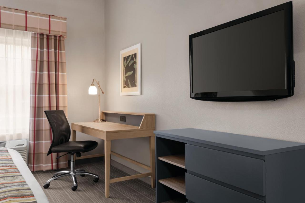 Executive King Suite - Smoking at Country Inn & Suites by Radisson, Schaumburg, IL