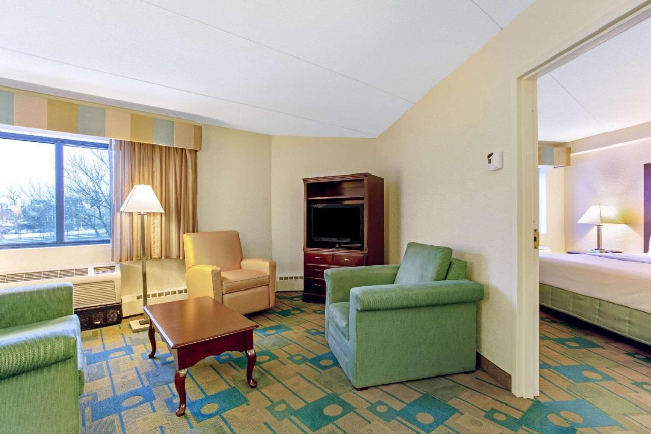 Deluxe One-Bedroom Queen Suite - Non-Smoking at La Quinta Inn & Suites by Wyndham Boston Somerville