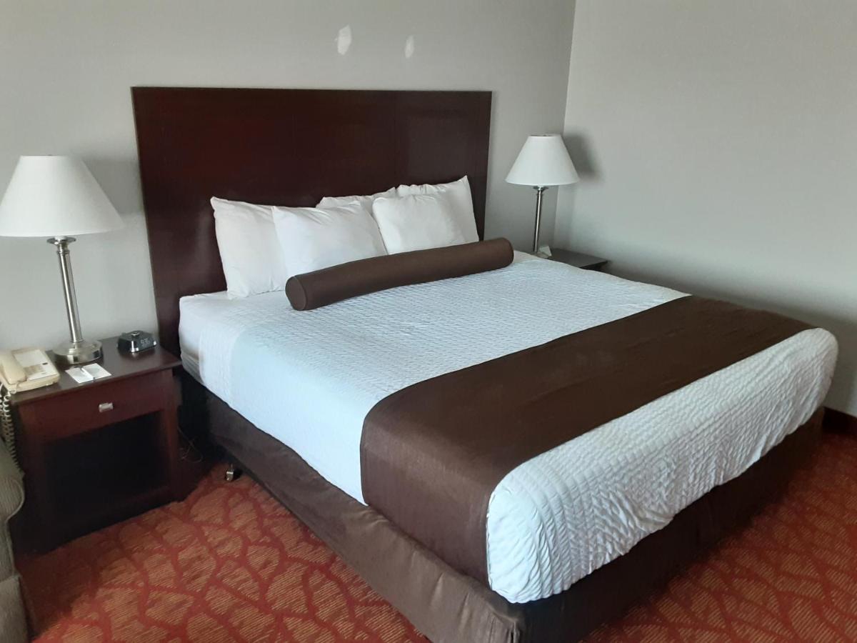 Family Room at Quality Inn Superior - Duluth