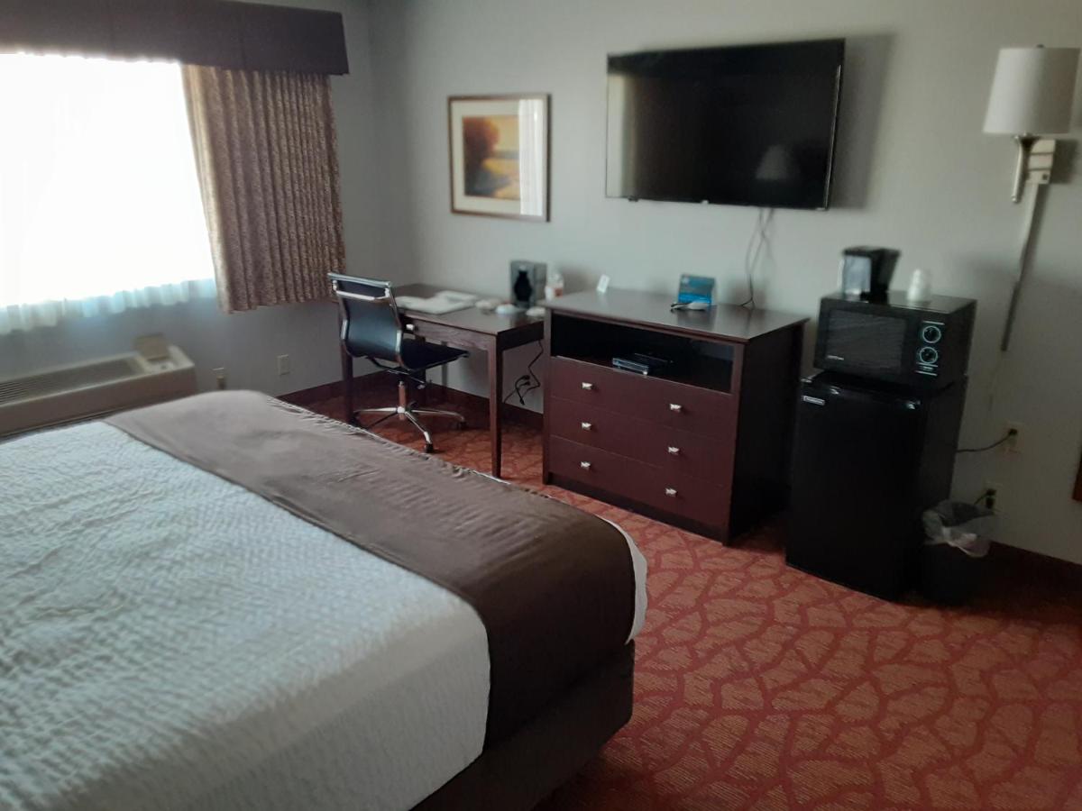 Queen Room at Quality Inn Superior - Duluth