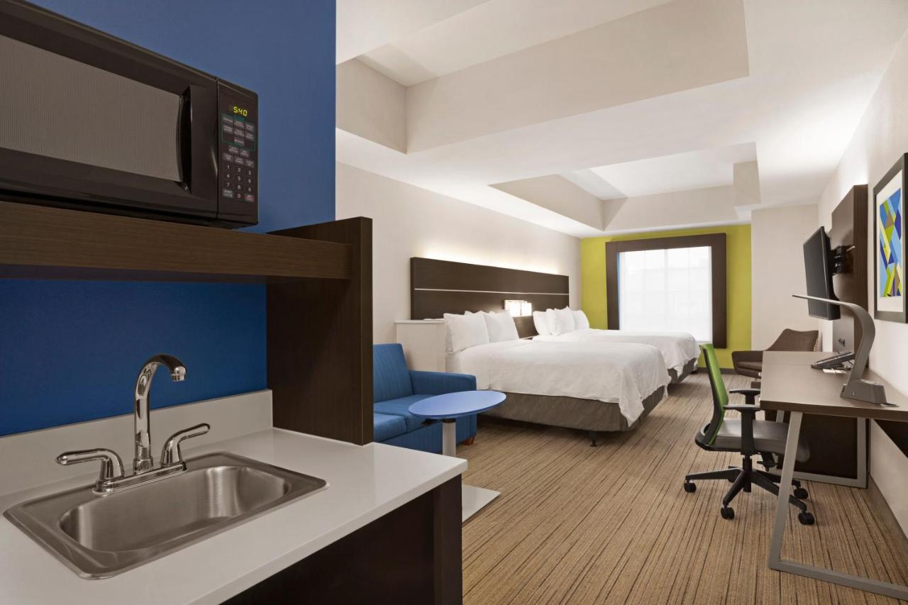 King Suite with Roll-In Shower - Disability Access at Holiday Inn Express Hotel & Suites Durant by IHG