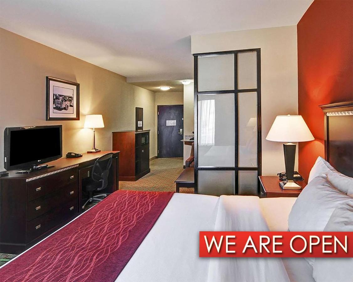 King Suite with Sofa Bed at Comfort Suites Lake Worth