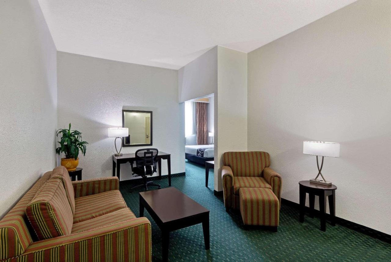 Deluxe King Suite with Pool View - Non-Smoking at La Quinta Inn by Wyndham Berkeley