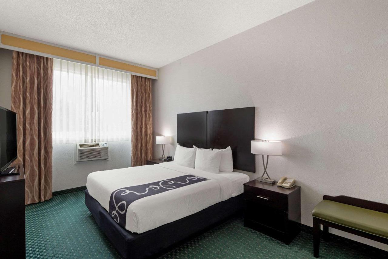 Deluxe King Suite with Pool View - Non-Smoking at La Quinta Inn by Wyndham Berkeley