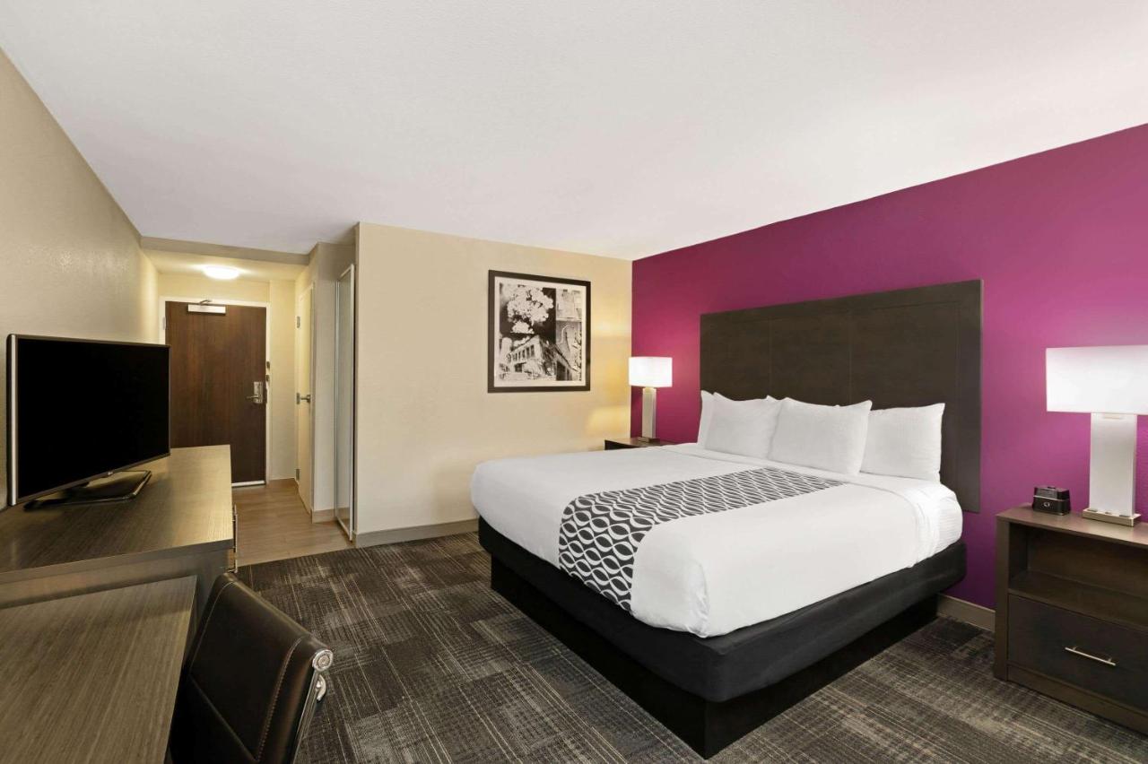 King Room - Mobility Access/Non-Smoking at La Quinta Inn & Suites by Wyndham Columbus MS