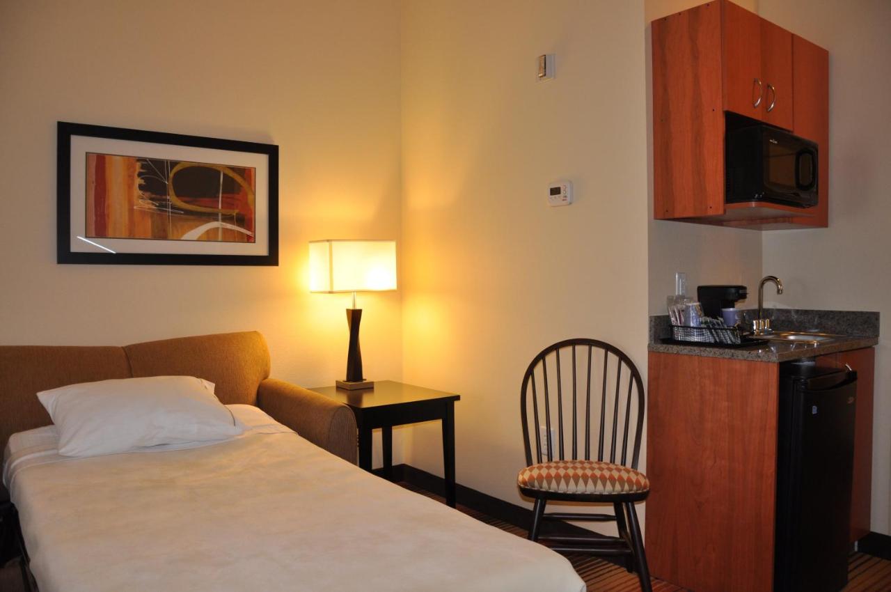 King Suite - Hearing Accessible/Non-Smoking at Holiday Inn Express Hotel & Suites Prattville South by IHG