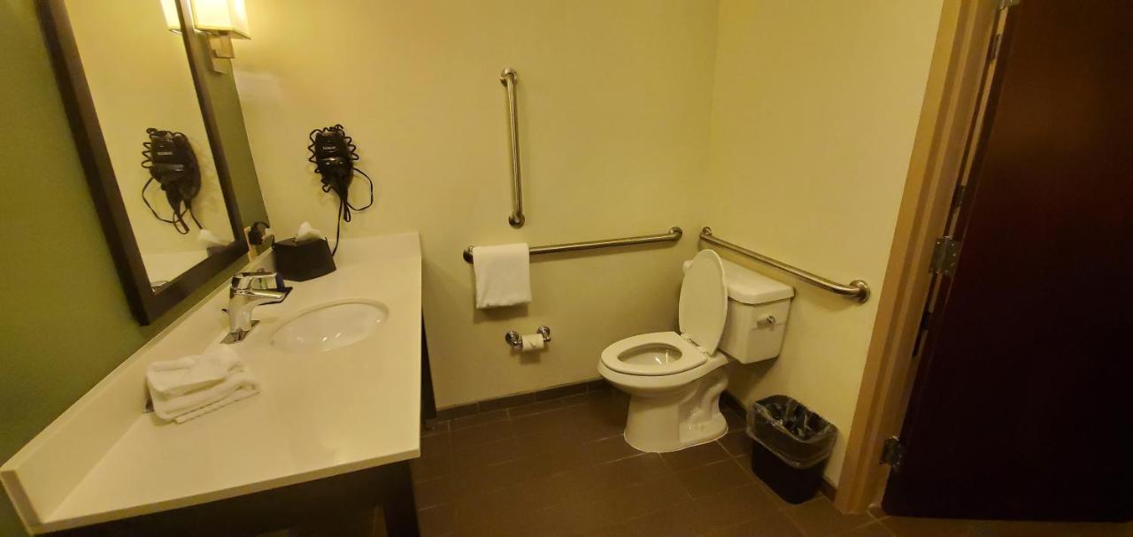 King Room - Accessible/Non-Smoking at Sleep Inn & Suites Defuniak Springs - Crestview