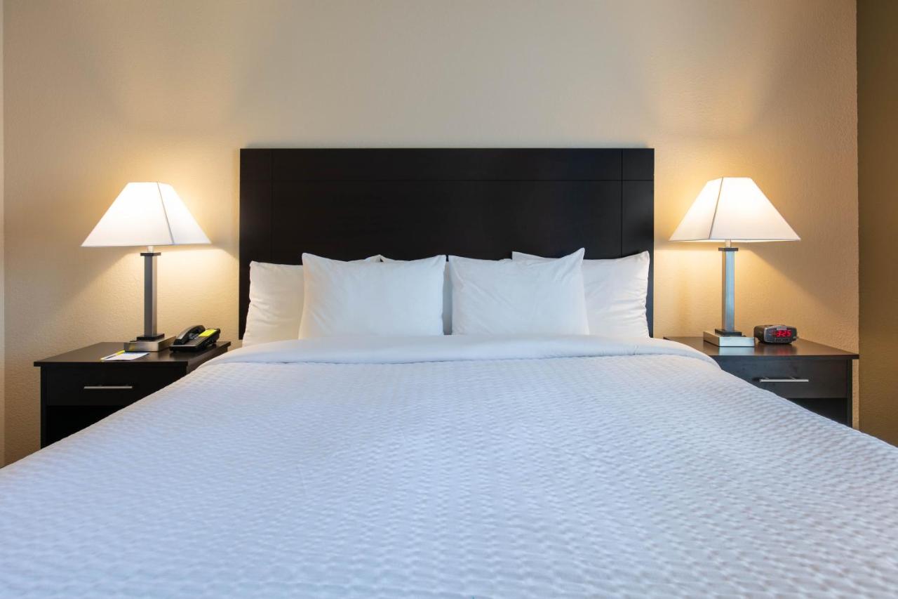 King Room - Non-Smoking at Days Inn & Suites by Wyndham Florence/Jackson Area