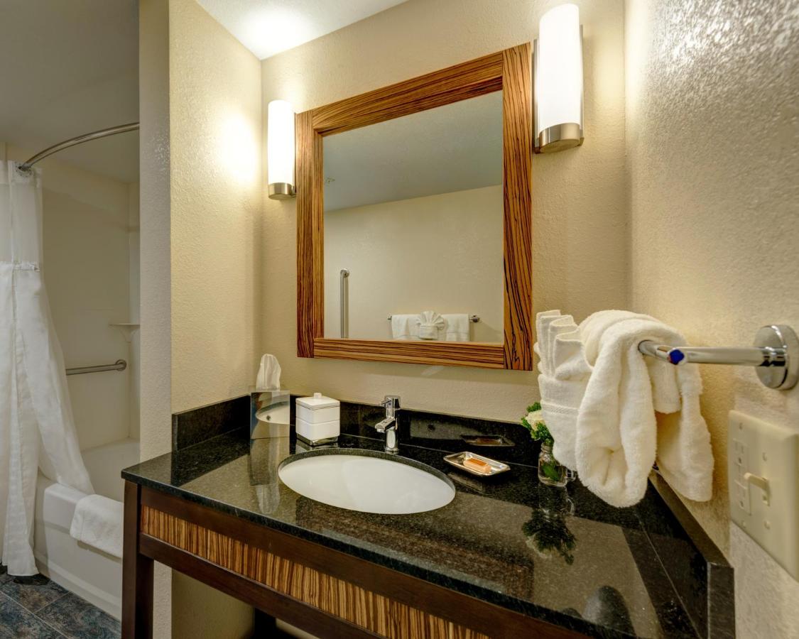 King Suite - Accessible/Non-Smoking at Garrison Hotel & Suites Dover-Portsmouth, an Ascend Collection Hotel
