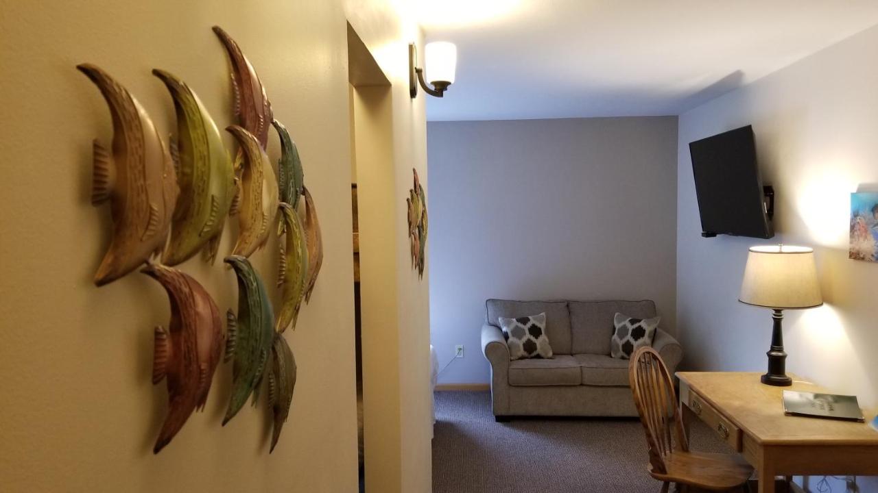 Family Room at Brook Pointe Inn