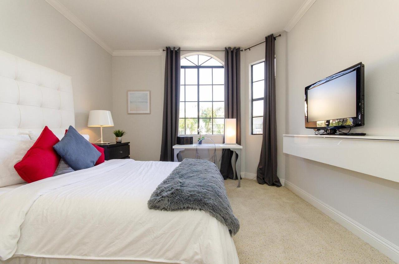 Two-Bedroom Apartment at Luxury Suites - Heart of Beverly Hills