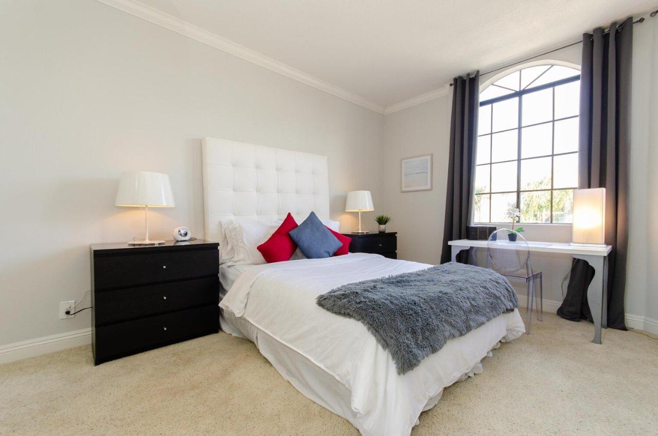 Two-Bedroom Apartment at Luxury Suites - Heart of Beverly Hills