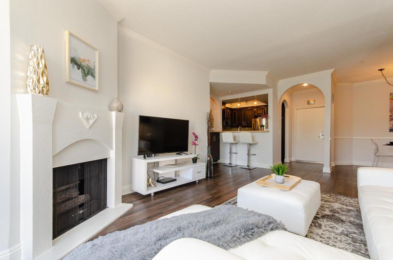 Two-Bedroom Apartment at Luxury Suites - Heart of Beverly Hills