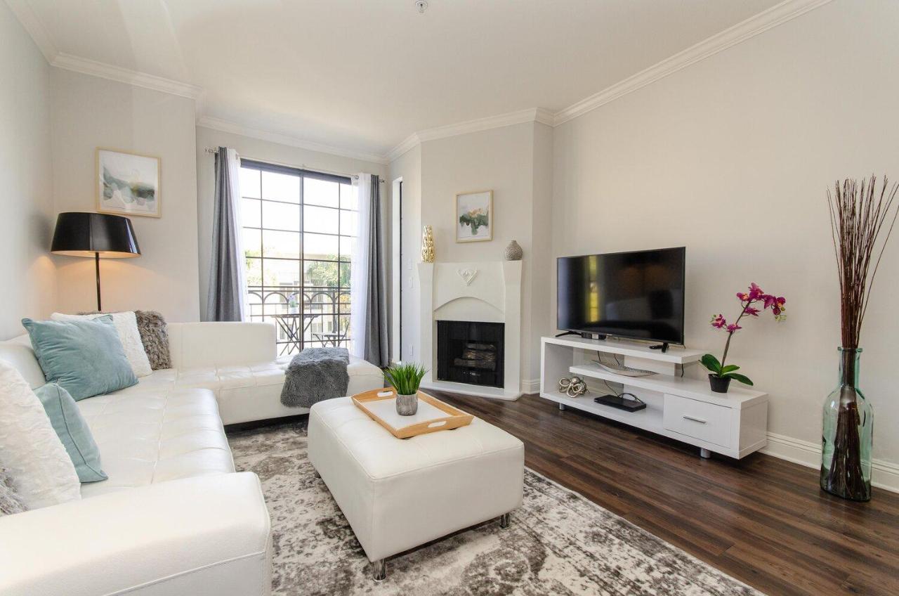 Two-Bedroom Apartment at Luxury Suites - Heart of Beverly Hills