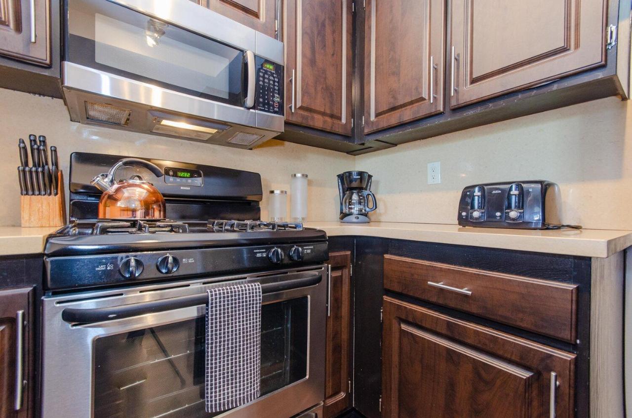 Two-Bedroom Apartment at Luxury Suites - Heart of Beverly Hills