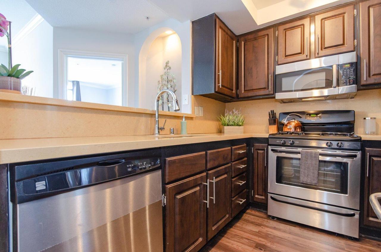 Two-Bedroom Apartment at Luxury Suites - Heart of Beverly Hills