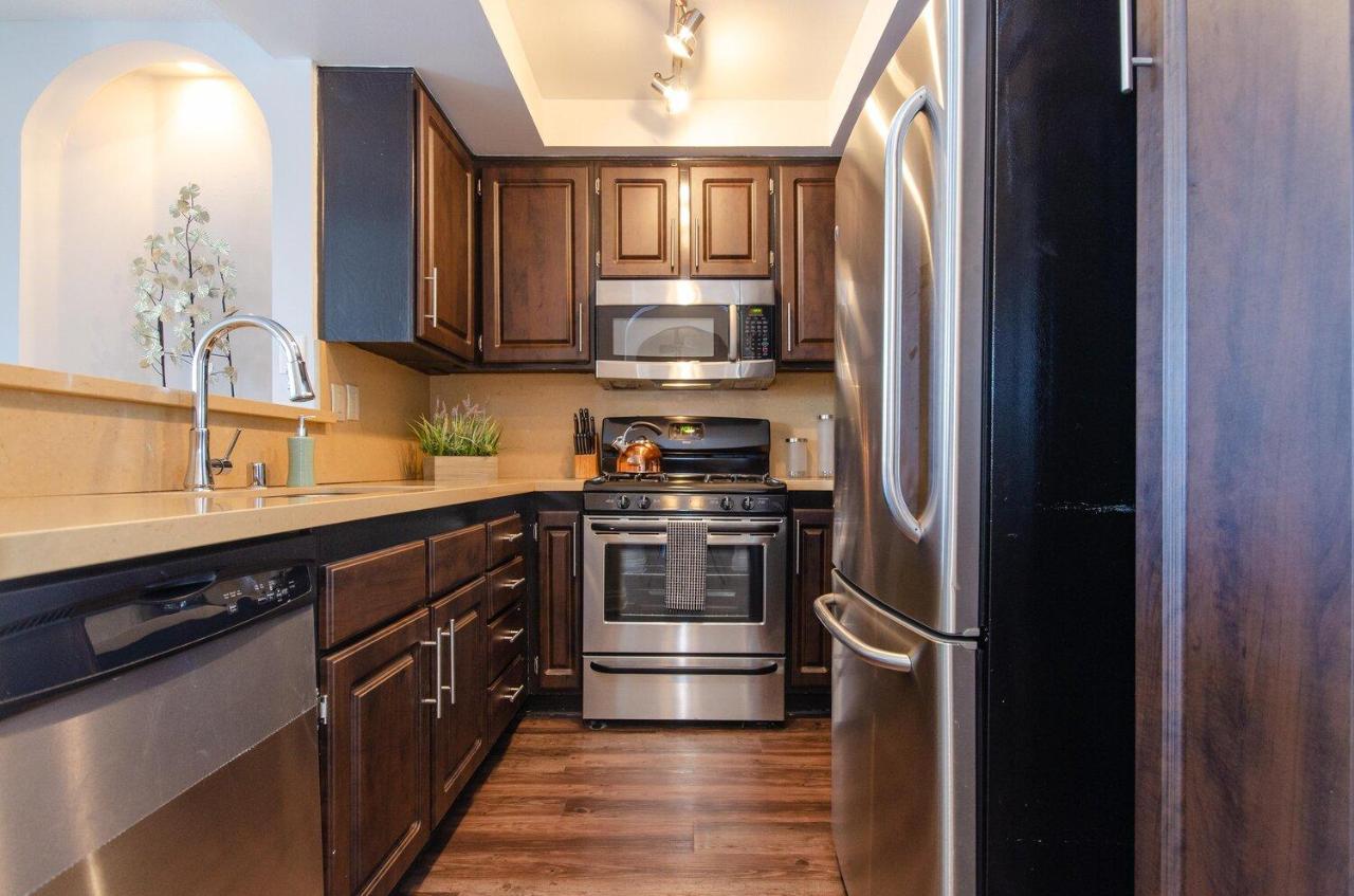 Two-Bedroom Apartment at Luxury Suites - Heart of Beverly Hills