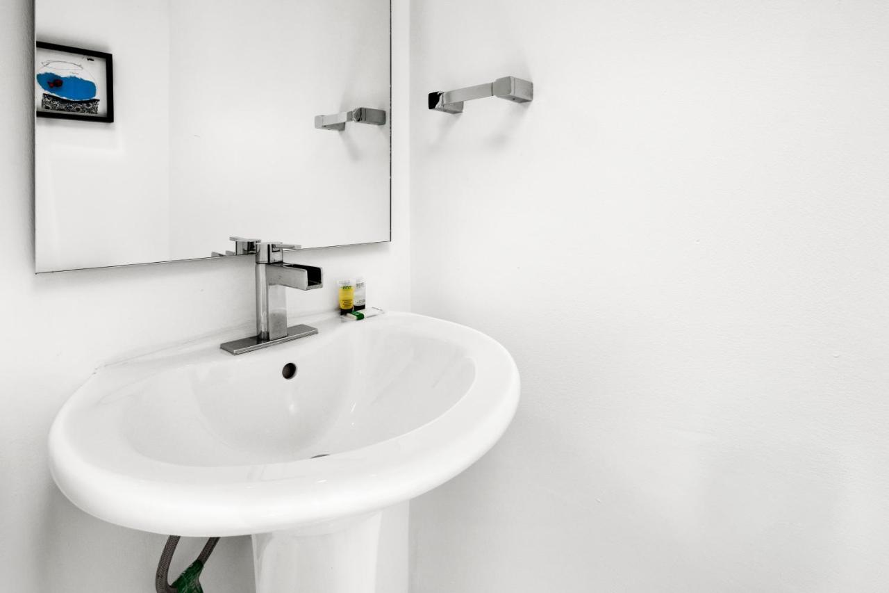 Two-Bedroom Apartment at BEST DEAL! 2BR Modern Beachfront Ocean Drive WiFi