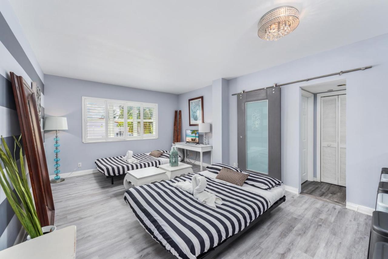 Deluxe Apartment at BEST DEAL! 2BR Modern Beachfront Ocean Drive WiFi
